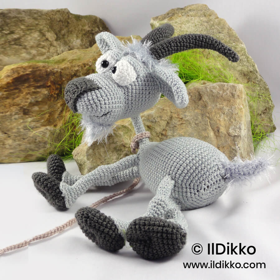 WSquare Gus the Goat 19